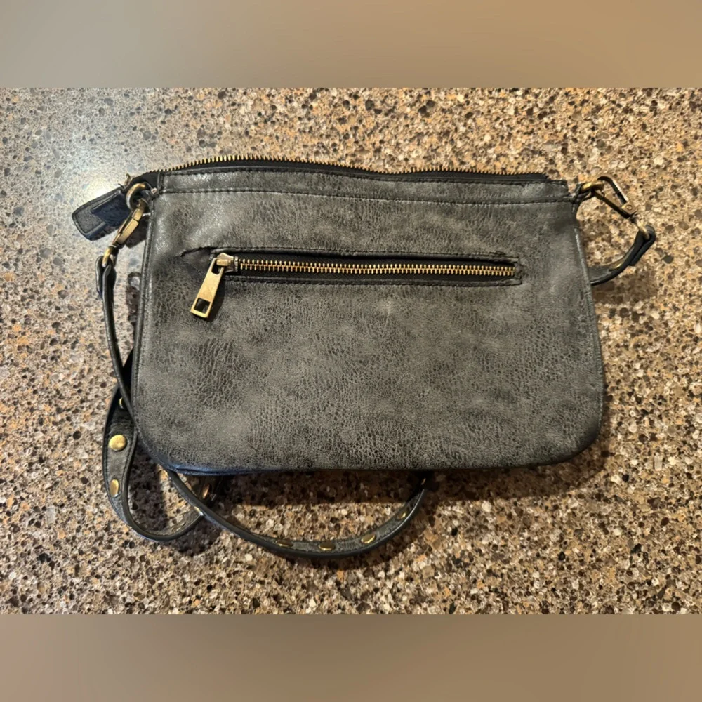 Stylish Black faux leather Bag with Gold Accents - USED - Picture 4 of 6